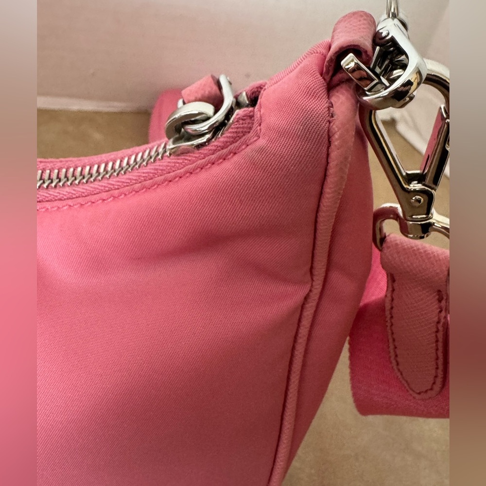 Prada Re-edition 2005 Nylon Shoulder Bag in Begonia Pink - Picture 6 of 16